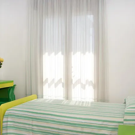 Hotel Casa Marina Bruno E Paola Mari 2*