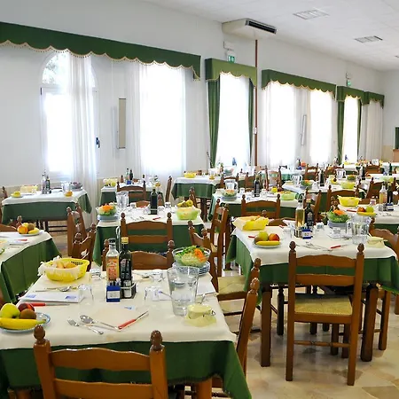 Casa Marina Bruno E Paola Mari מלון 2*